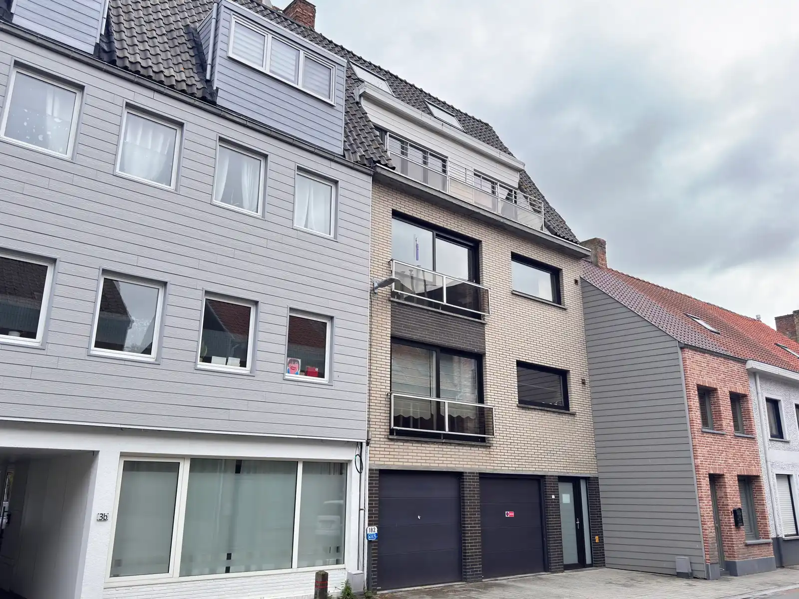 Ruim duplex-appartement met twee slaapkamers te Gistel. foto 2