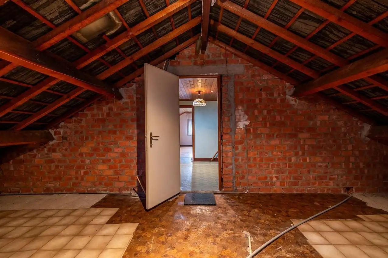 Unieke ligging boven de Mottevallei – renovatiekans met waarde-opportuniteit foto 25