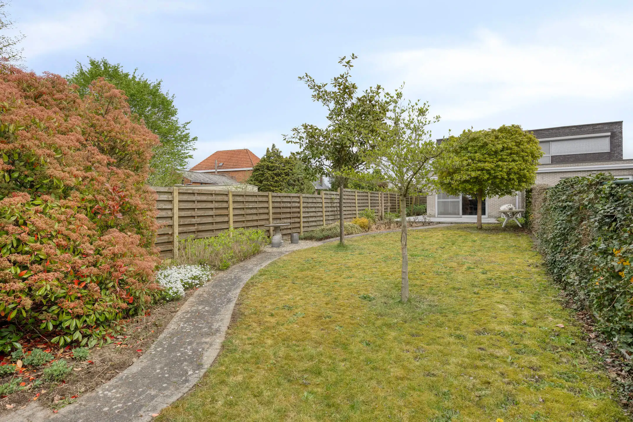 Moderne halfopenbebouwing op een rustige centrale locatie foto 19