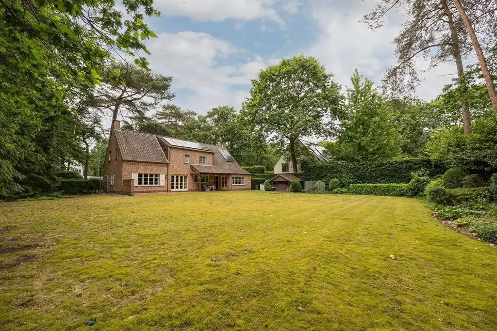 Klassieke villa op 2.233m² met zuid-georiënteerde tuin foto 21