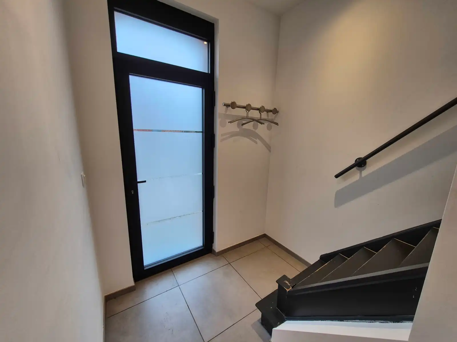 Half vrijstaande woning met drie slaapkamers foto 2