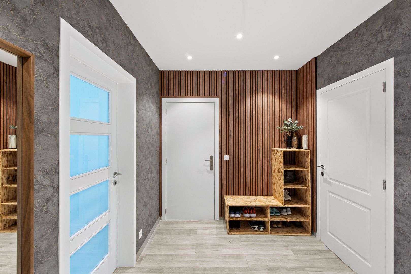 Spacieux appartement mansardé récemment rénové avec garage foto 4