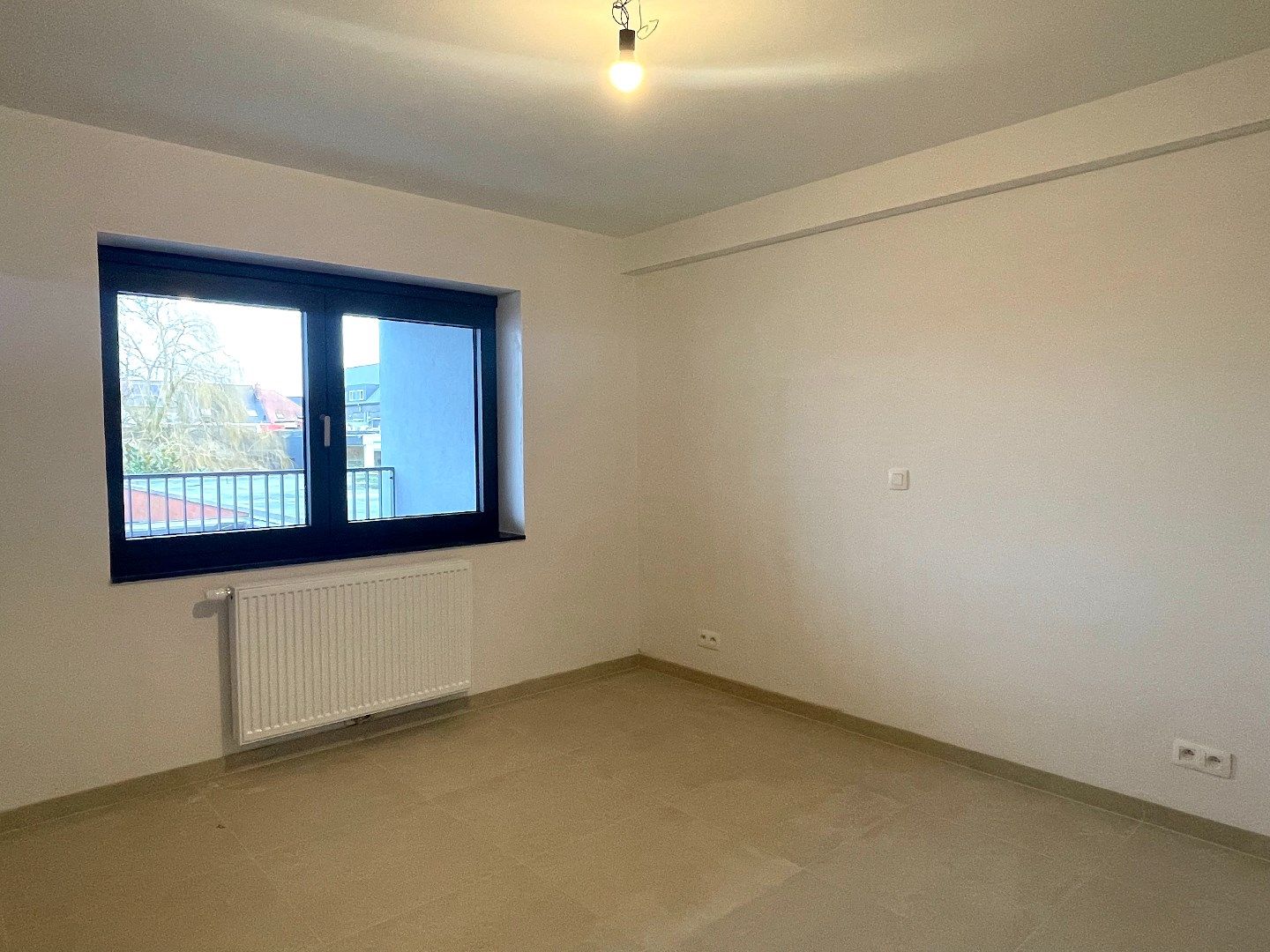 Totaal gerenoveerd, ruim appartement in centrum Lauwe! foto 17