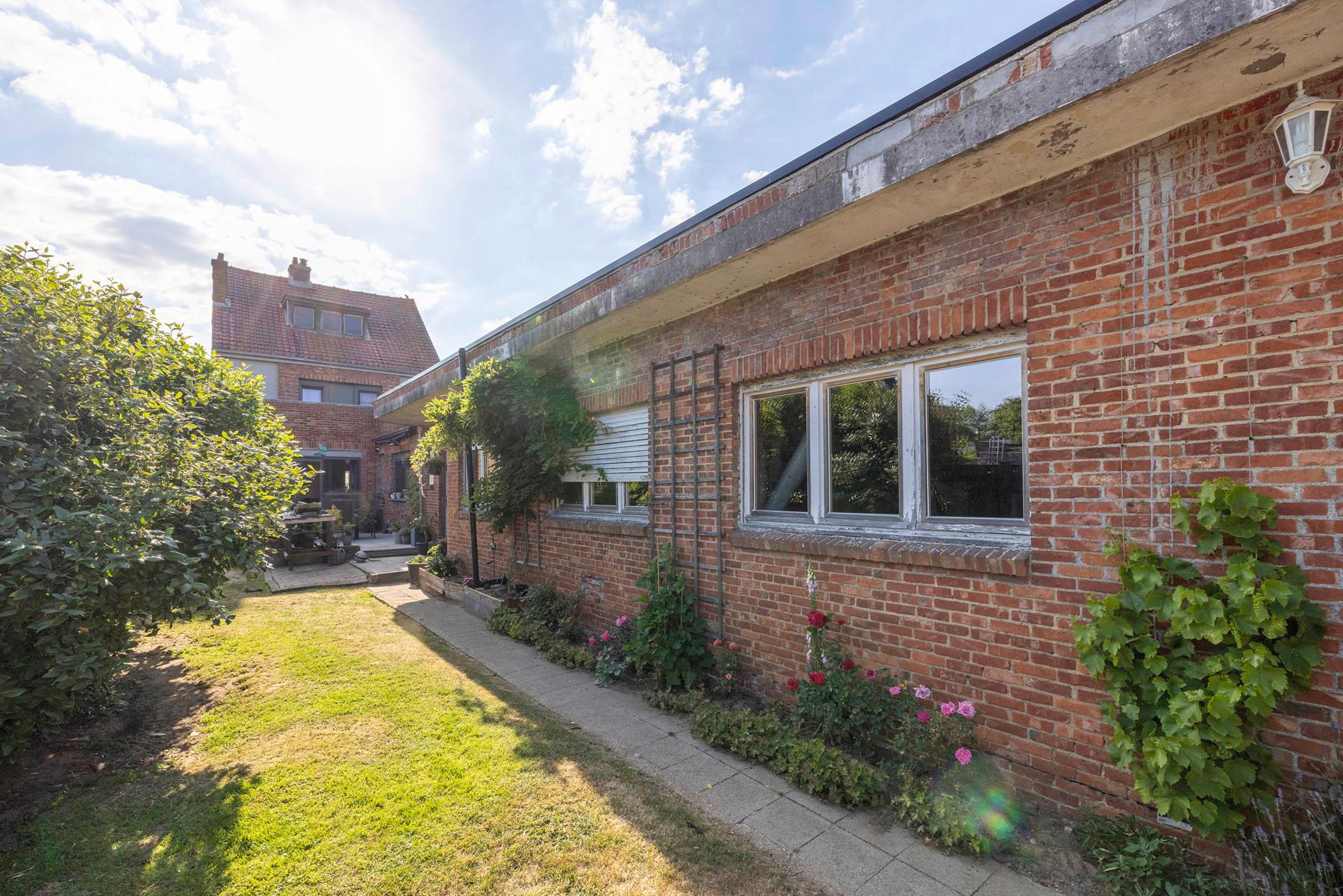 Woning met 2 / 3 slpk, 2 bdk en werkplaats op 580m² foto 28