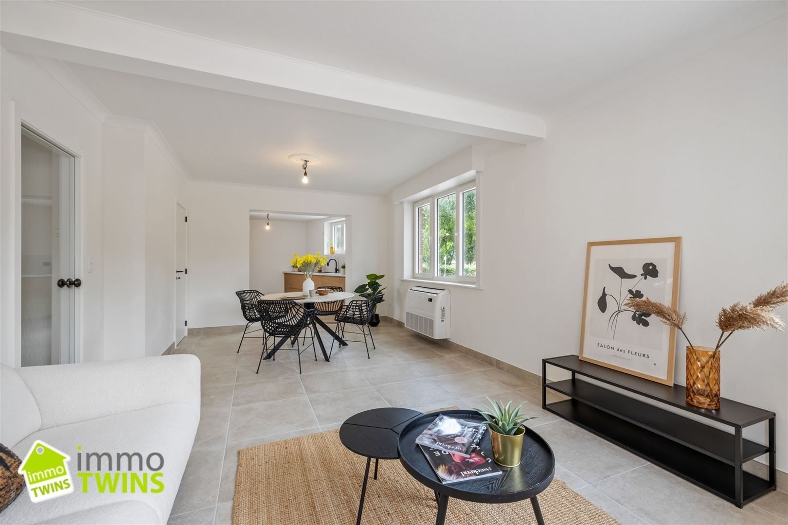 Volledig gerenoveerde halfopen woning met garage in het hart van Kemzeke foto 6