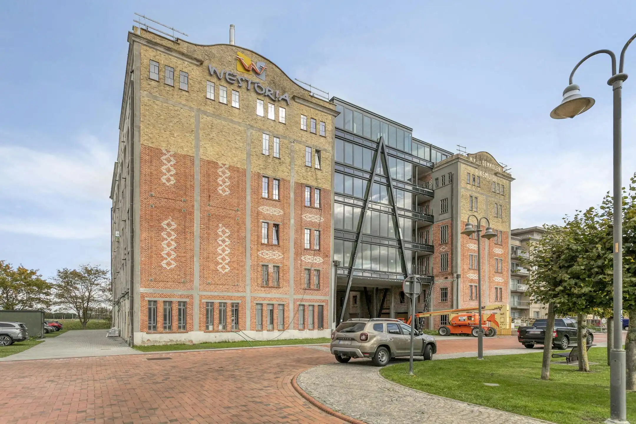 Bloemmolens - uitzonderlijk appartement te koop in Diksmuide foto {{pictureIndex}}