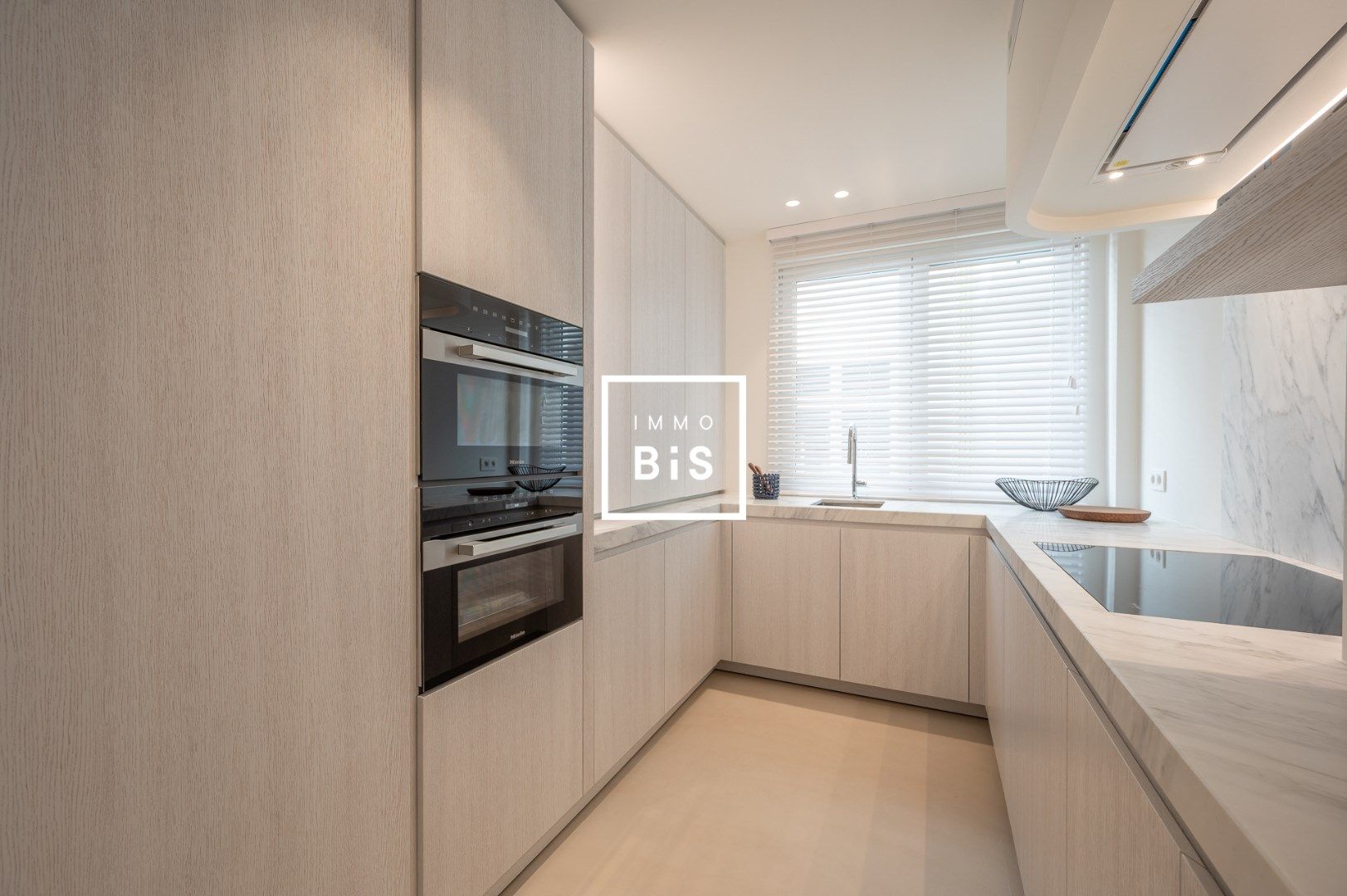 Prachtig gerenoveerd en zonovergoten appartement op toplocatie in het Zoute foto 14
