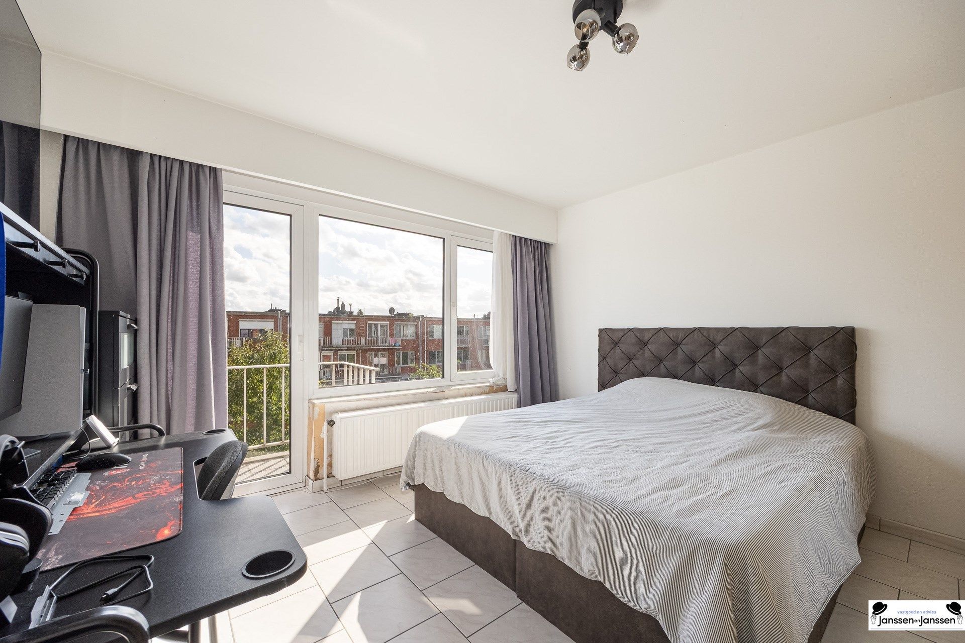 Instapklaar 2-slpk appartement Deurne-Zuid foto 10