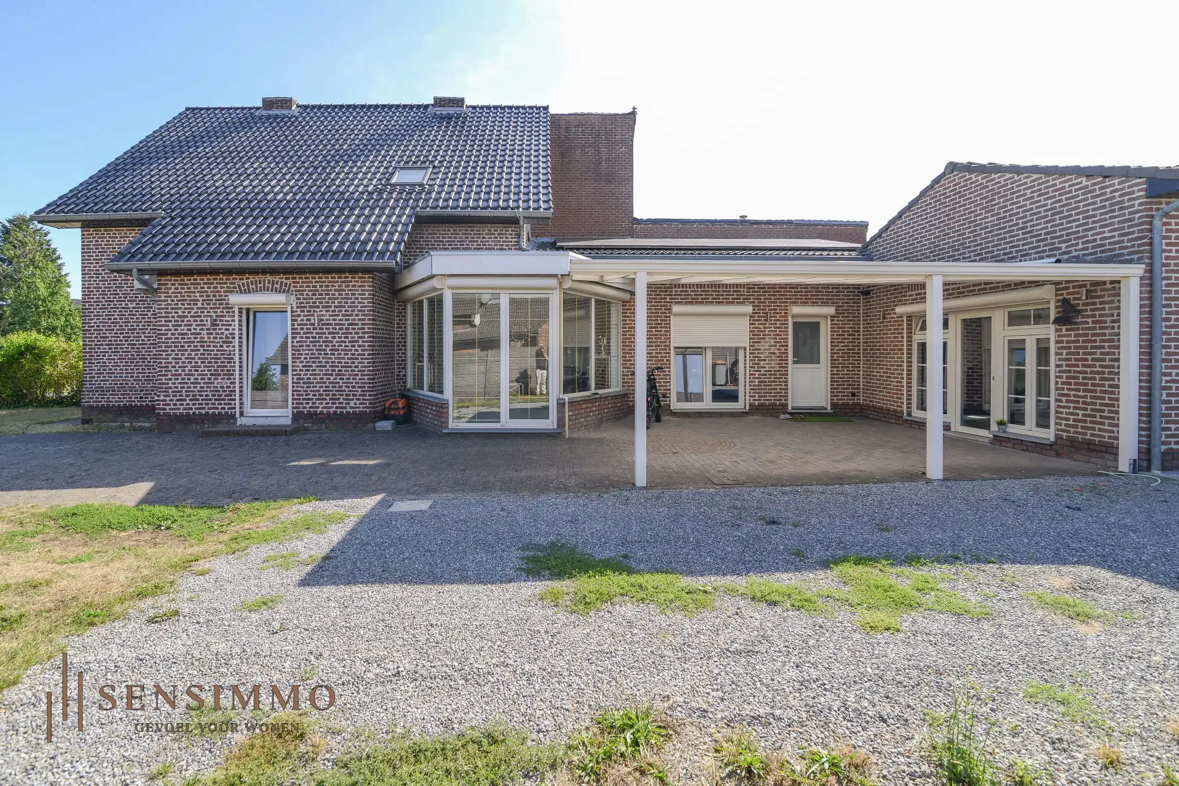 Karaktervolle halfopen Tuinwijk woning met 3 slaapkamers foto 2