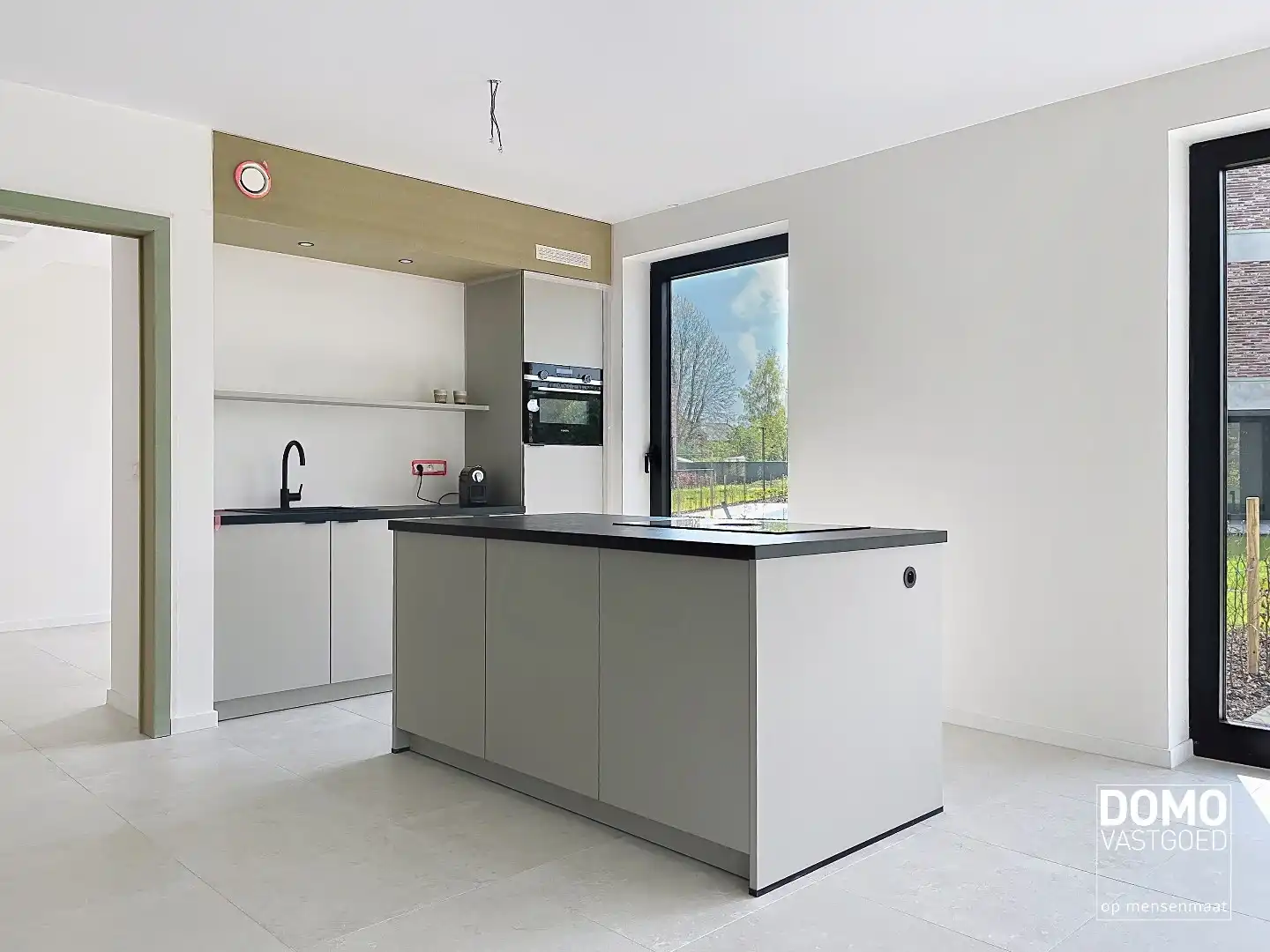 MODERN GELIJKVLOERS APPARTEMENT GELEGEN TE KERMT MET 2 SLAAPKAMERS EN RUIM TERRAS foto 2