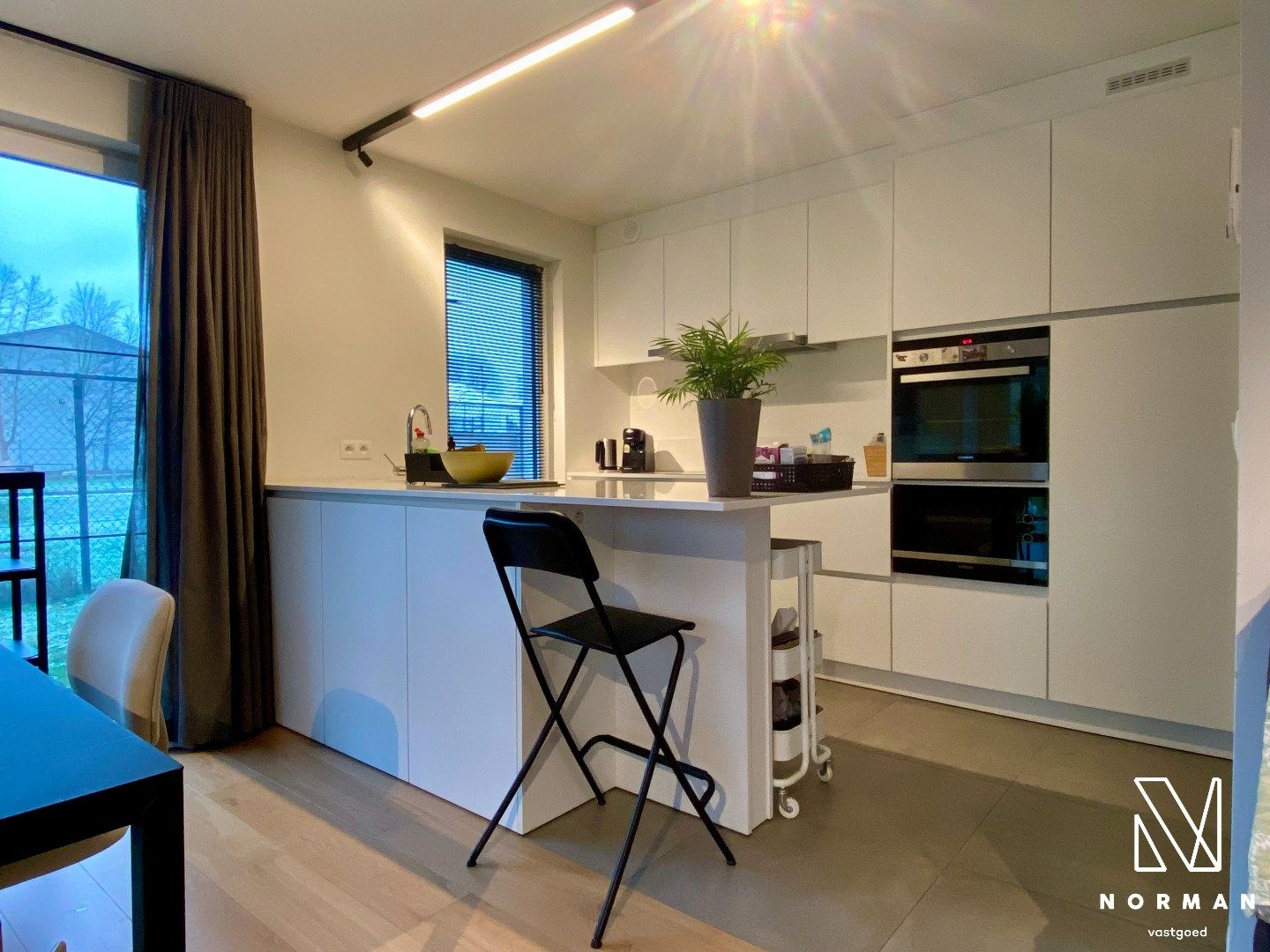 Gelijkvloers appartement in centrum Zwevegem met 2 slaapkamers en voor-en achtertuin foto 3