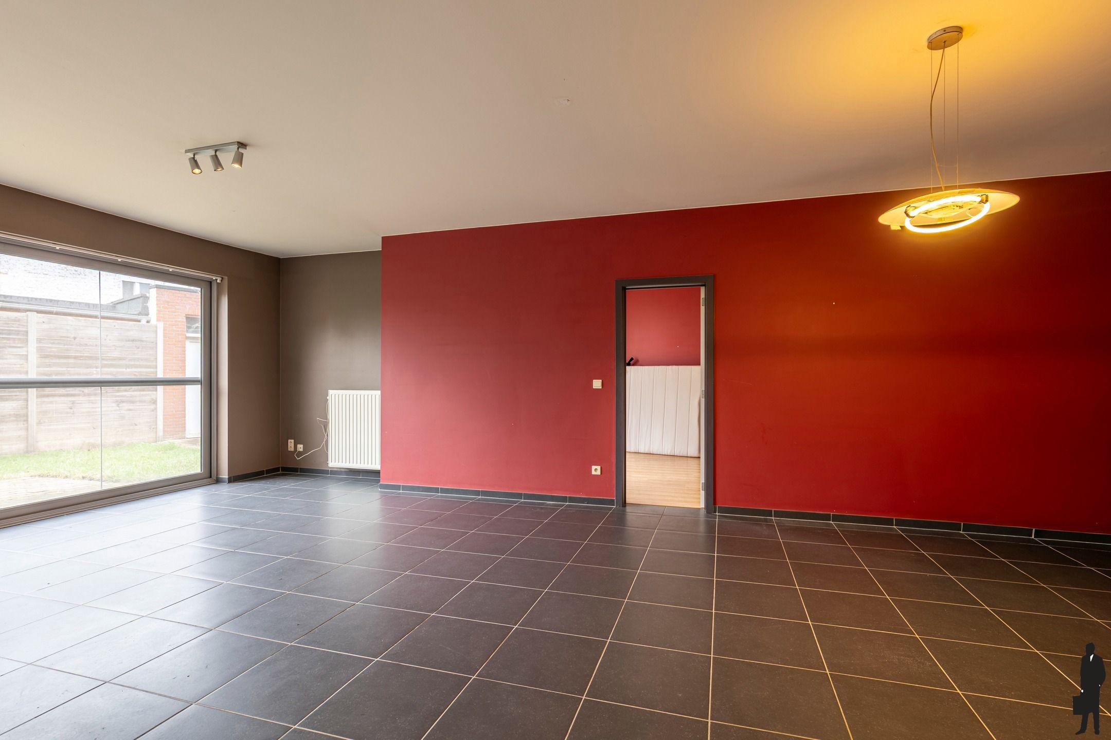 Welgelegen ruim GLVL app met 2 slpks, 2 badks, garage & tuin foto 5