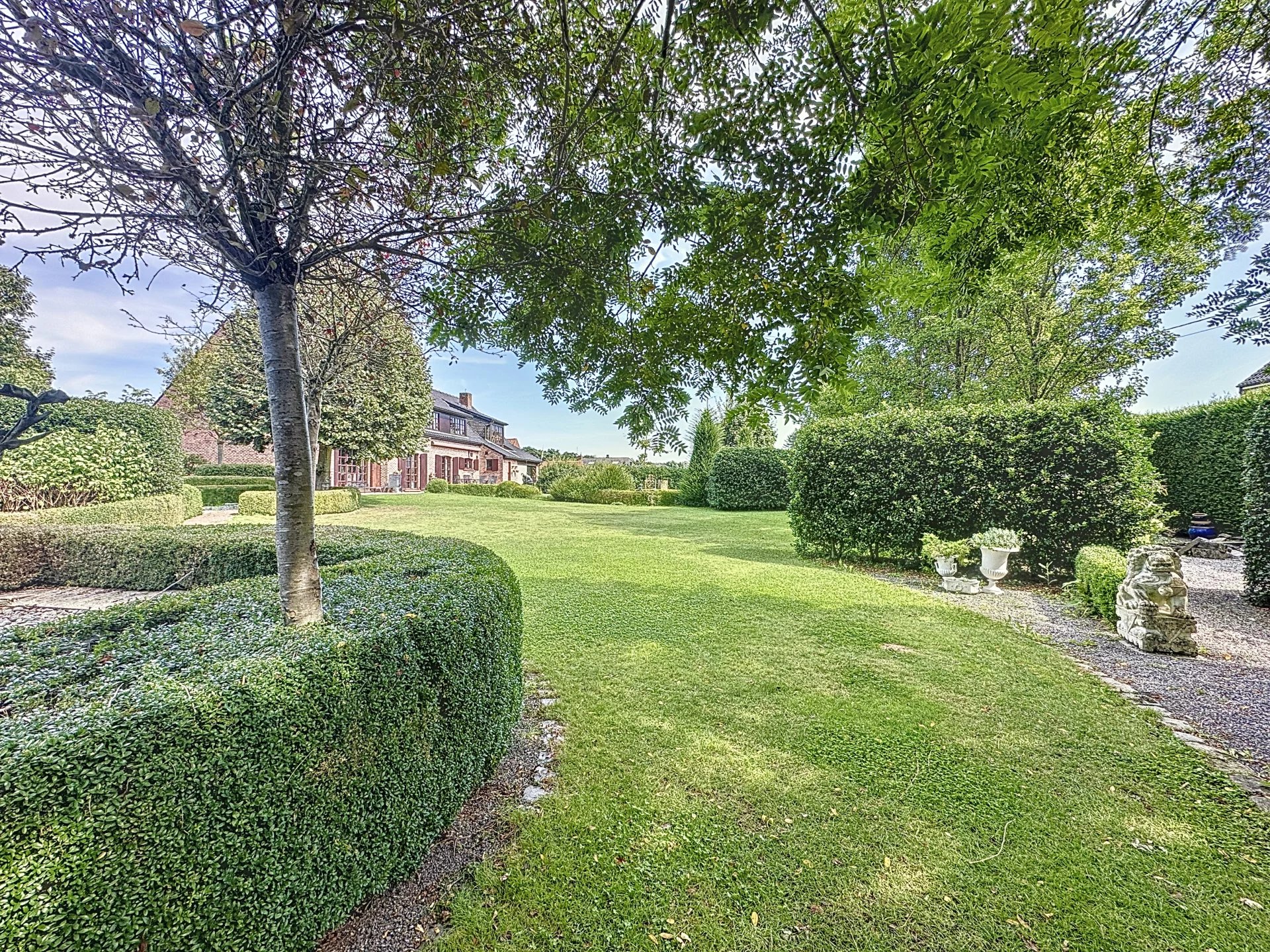 Zeer ruime villa met 5 slaapkamers in een prachtige parktuin van 27are. foto 31