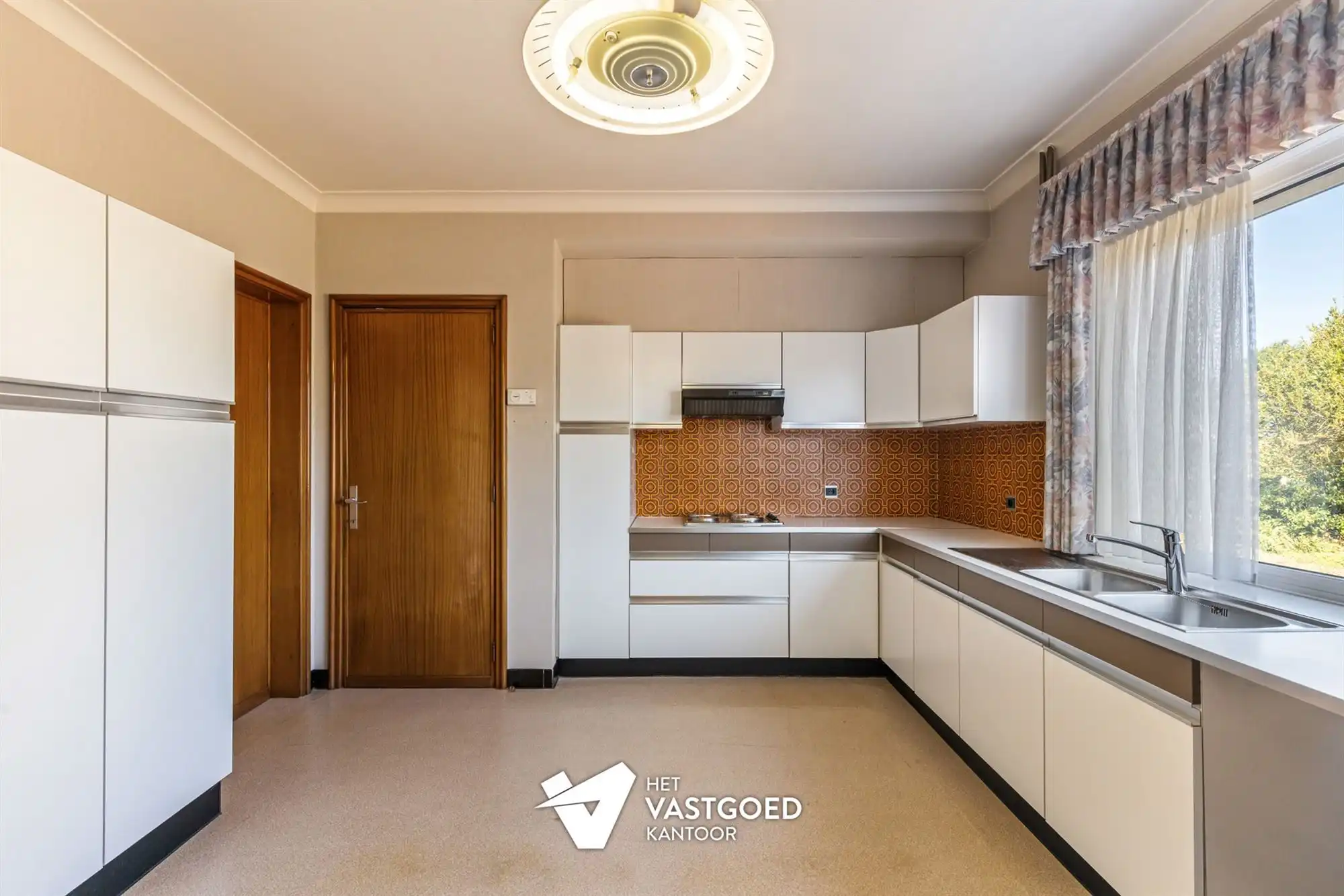 WONING MET POTENTIEEL (155M²) MET 3 SLAAPKAMERS EN GARAGE OP EEN PERCEEL VAN 12 ARE TE TESSENDERLO foto 8