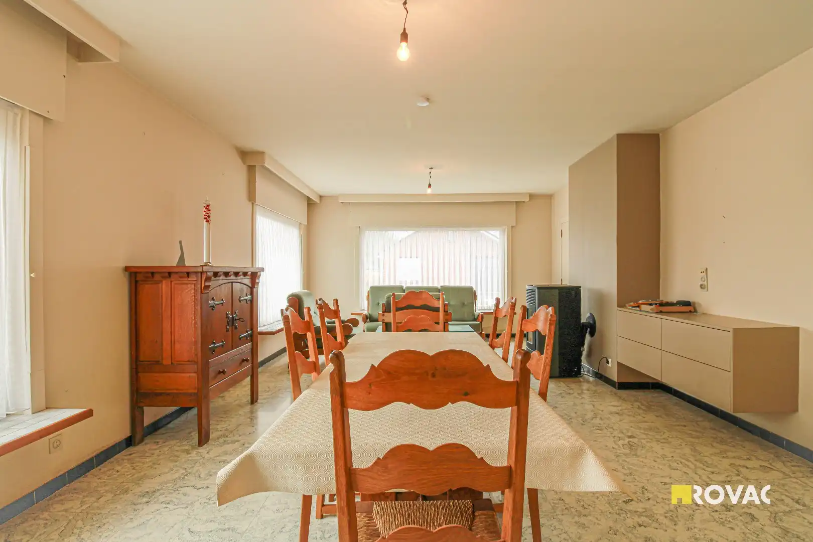 Alleenstaande bungalow op rustige hoekligging nabij provinciedomein ’t Veld te Ardooie! foto 3