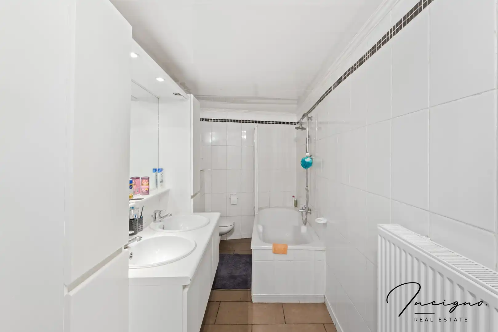 Op te frissen rijwoning met 4 slaapkamers & stadskoer foto 8