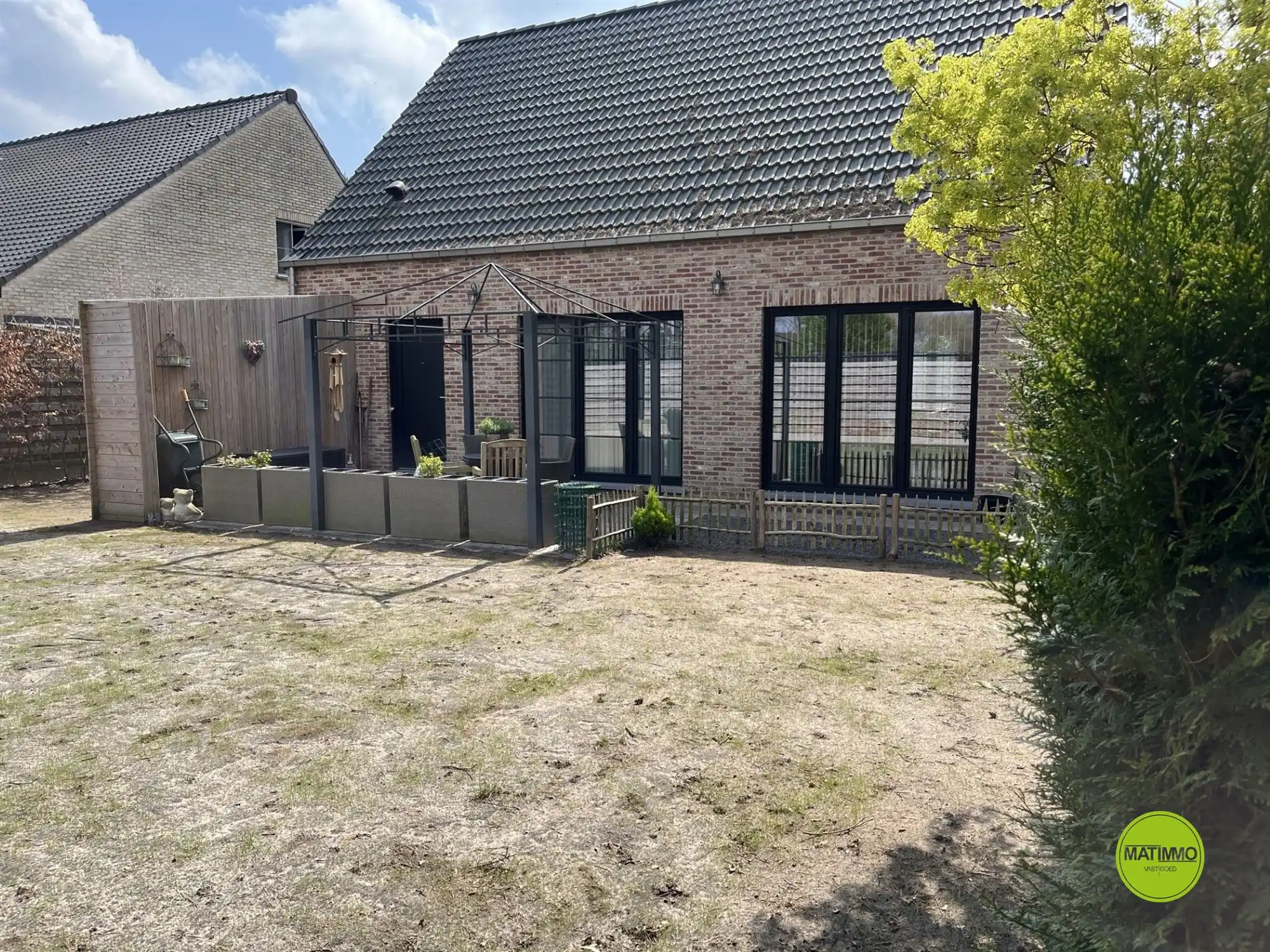 Instapklare BEN-woning in rustige, groene straat te Mol foto 20