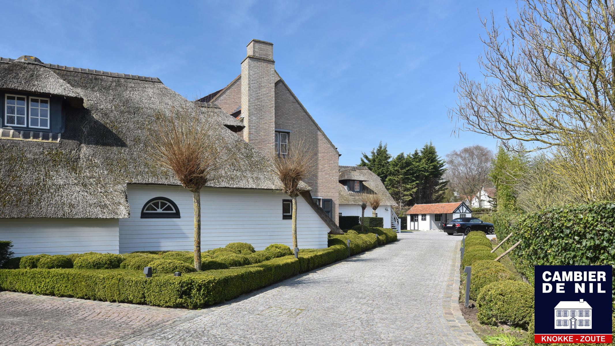 Indrukwekkende villa op een prachtig terrein (dubbel lot) foto 4