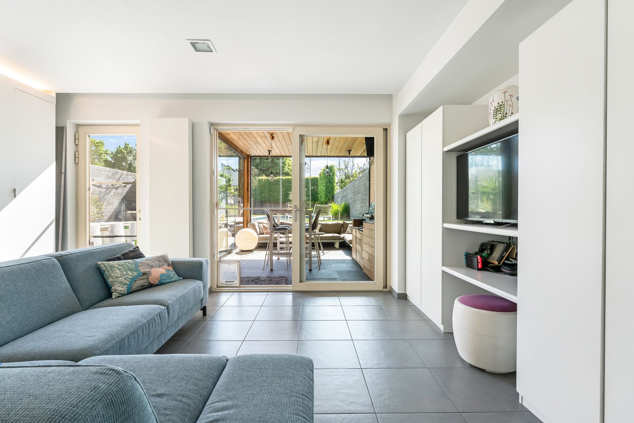 Exclusieve woning met zwembad en elegante tuin foto 14