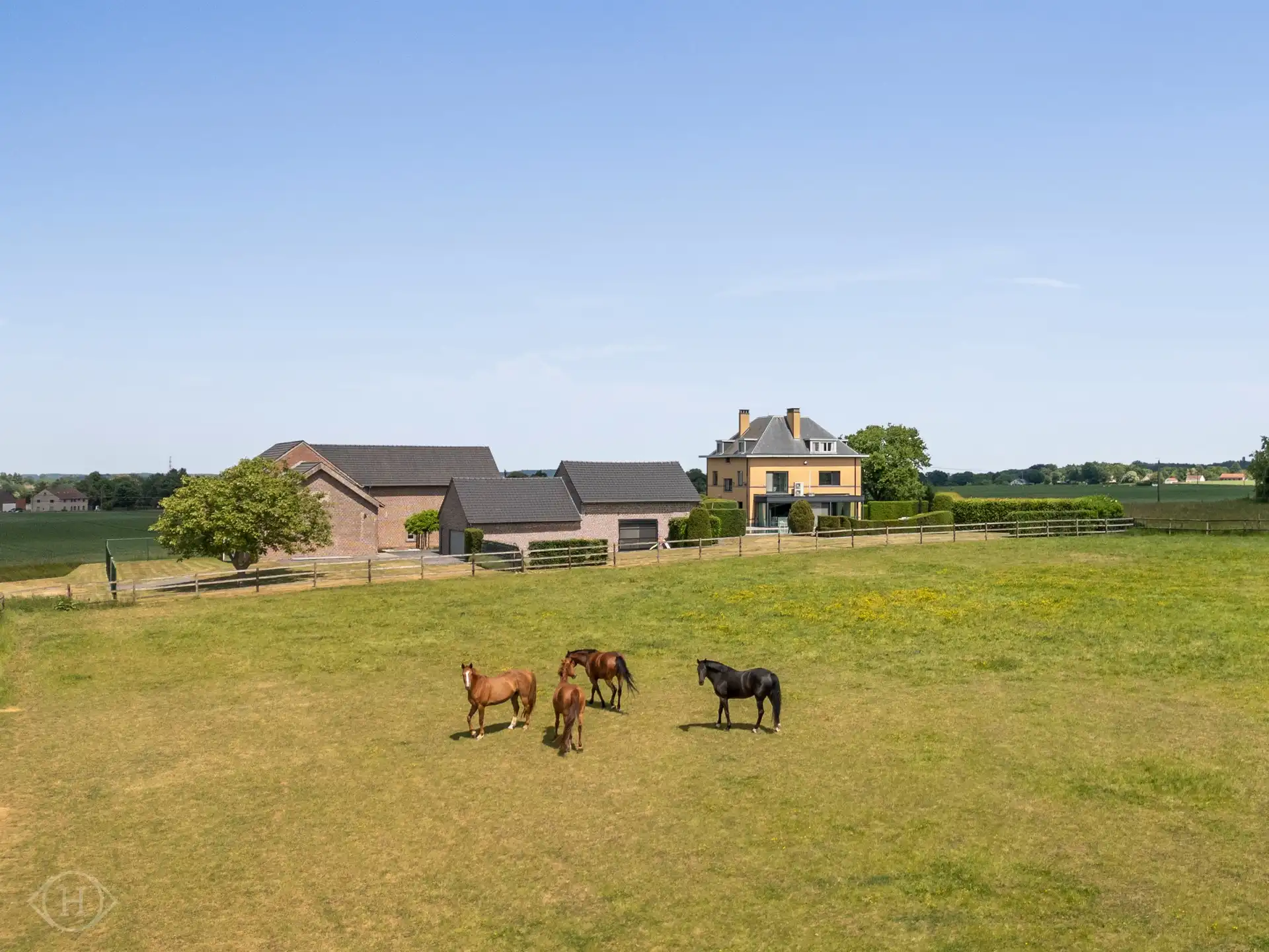 Prachtig villa & kantoorgebouw in groene omgeving foto 6