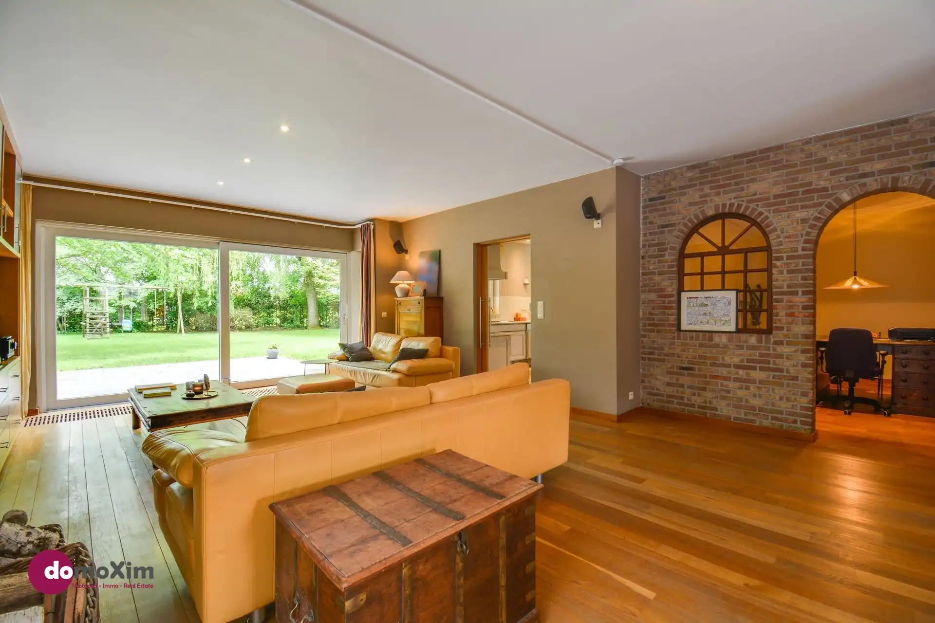 Achterin gelegen villa met tal van ruimte op een ruim perceel in Schiplaken foto 2