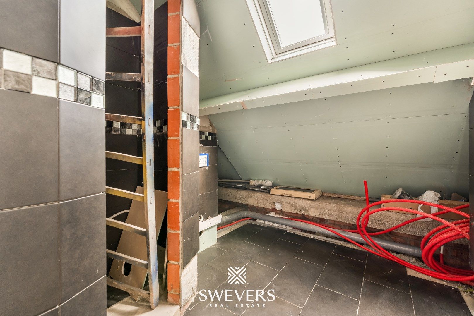 Unieke kans in Beverlo: ruime woning met loods, 5 slaapkamers en 2 badkamers foto 22