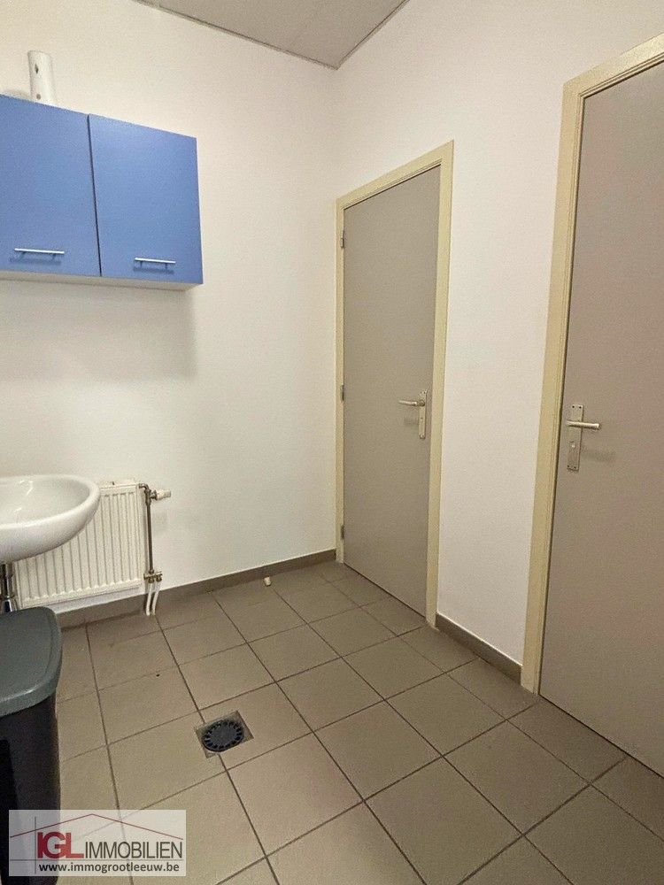 Flexibele bureauruimte met vergaderruimtes en parkeerplaatsen in Drogenbos foto 11