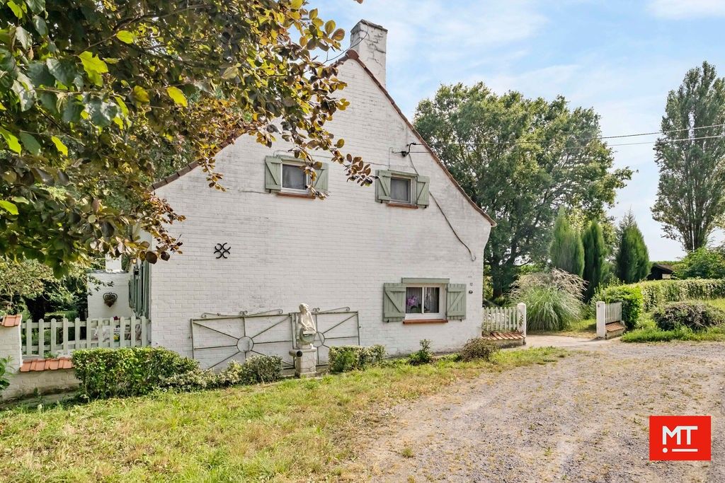 CHARMANTE WONING MET EEN PRACHTIGE TUIN OP EEN LANDELIJKE LOCATIE TE BESELARE foto 9