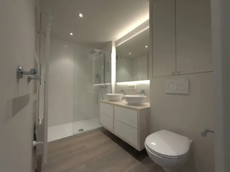 MOOI GERENOVEERD APPARTEMENT MET CENTRALE LIGGING EN DICHTBIJ DE ZEE! foto 11