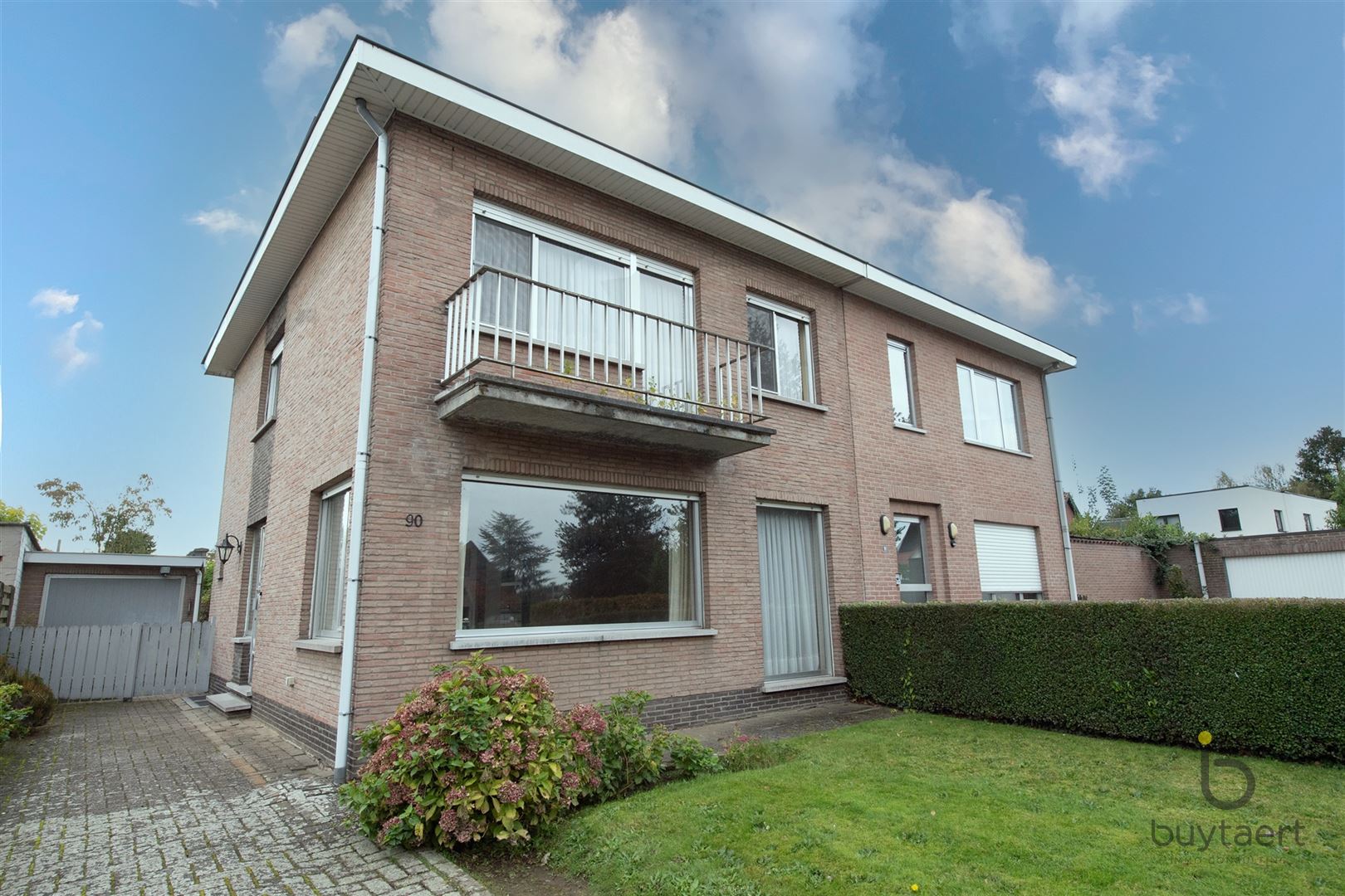 Hoofdfoto van de publicatie: Halfopen bebouwing met drie slaapkamers te Schilde.