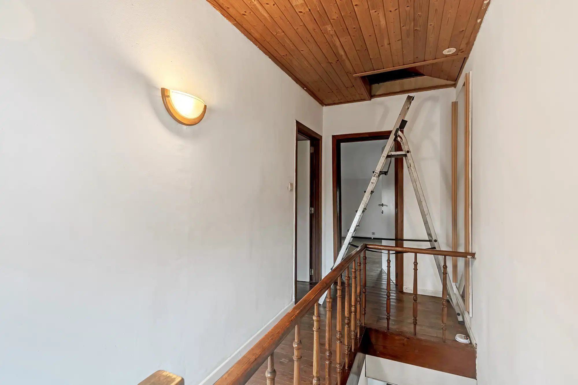 Gezellige rijwoning met tuin en achteruitweg foto 8