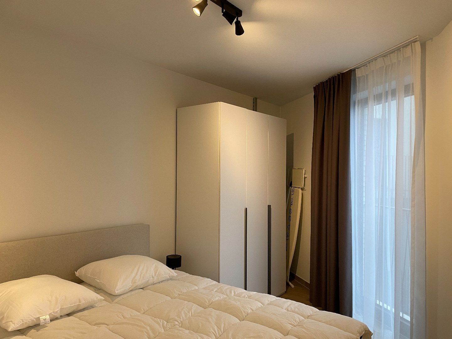 Trendy 1 slpk appartement met terras  foto 11