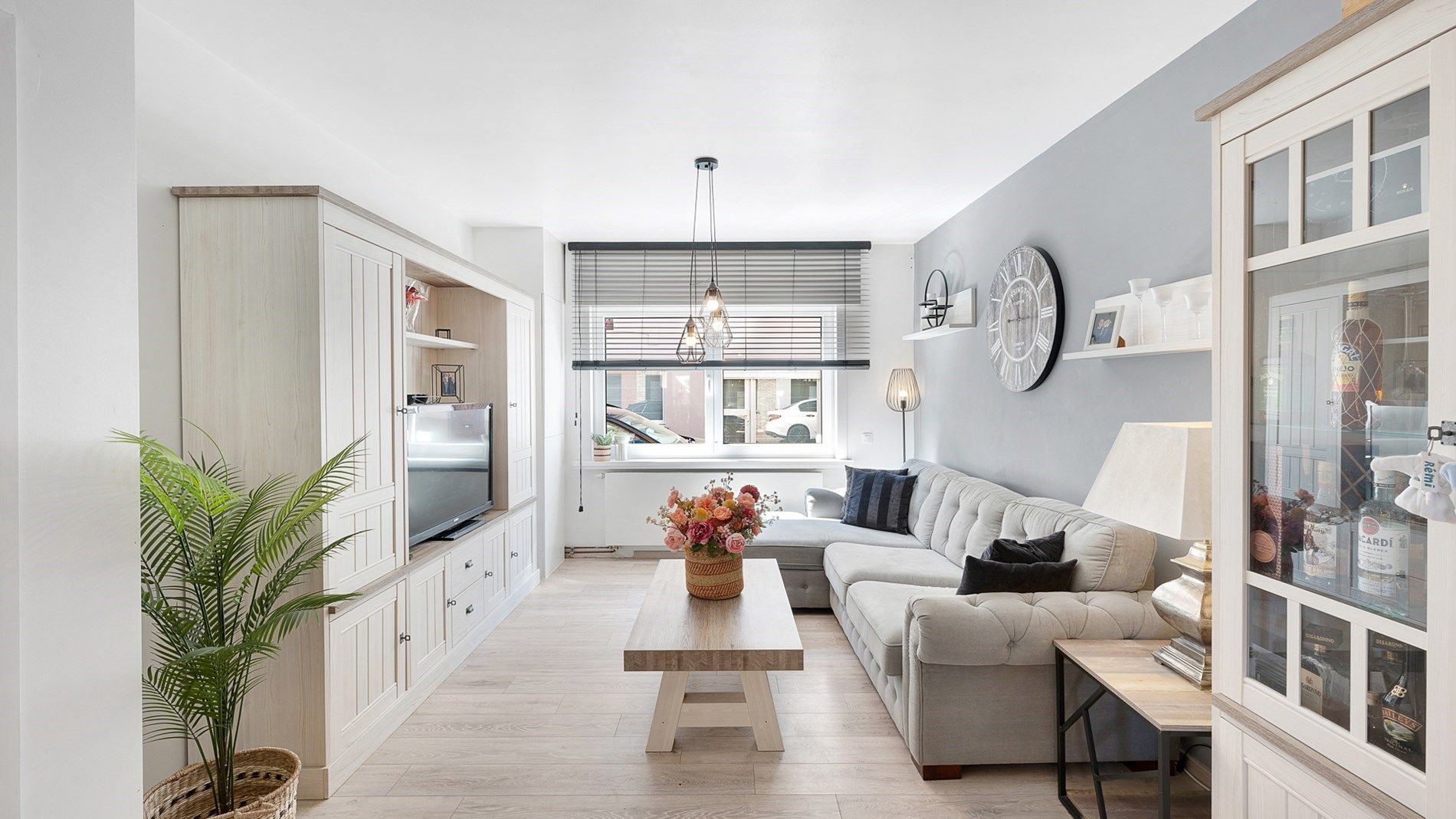 Instapklare, vernieuwde woning in het hart van Heist op wandelafstand van de zee. foto 3