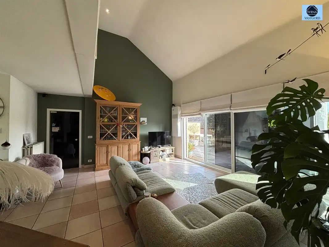 COMMERCIELE RUIMTE MET DUPLEXAPPARTEMENT- VEEL MOGELIJKHEDEN EN UITSTEKENDE ZICHTBAARHEID foto 18