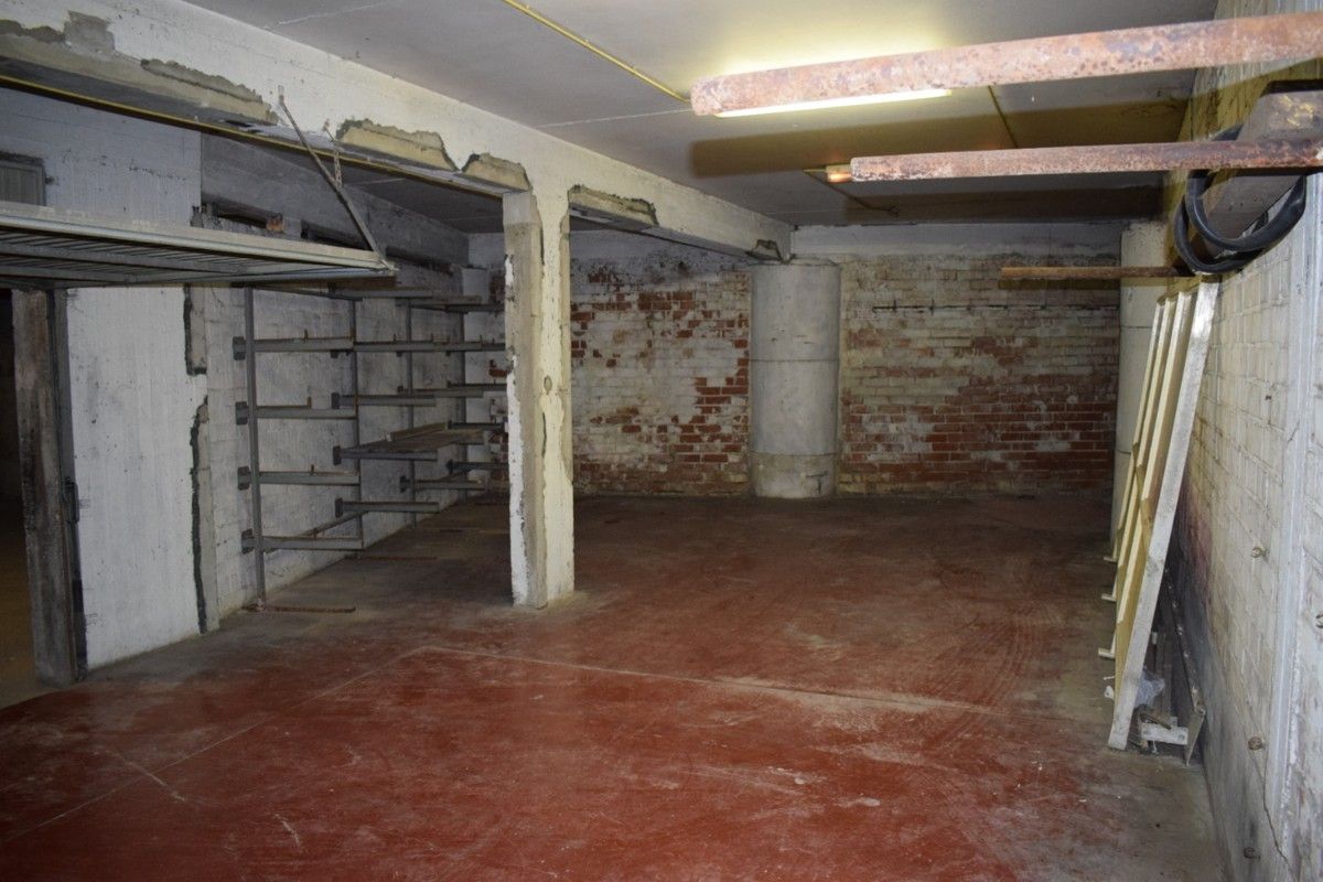 Zeer ruime garage te koop! foto 2
