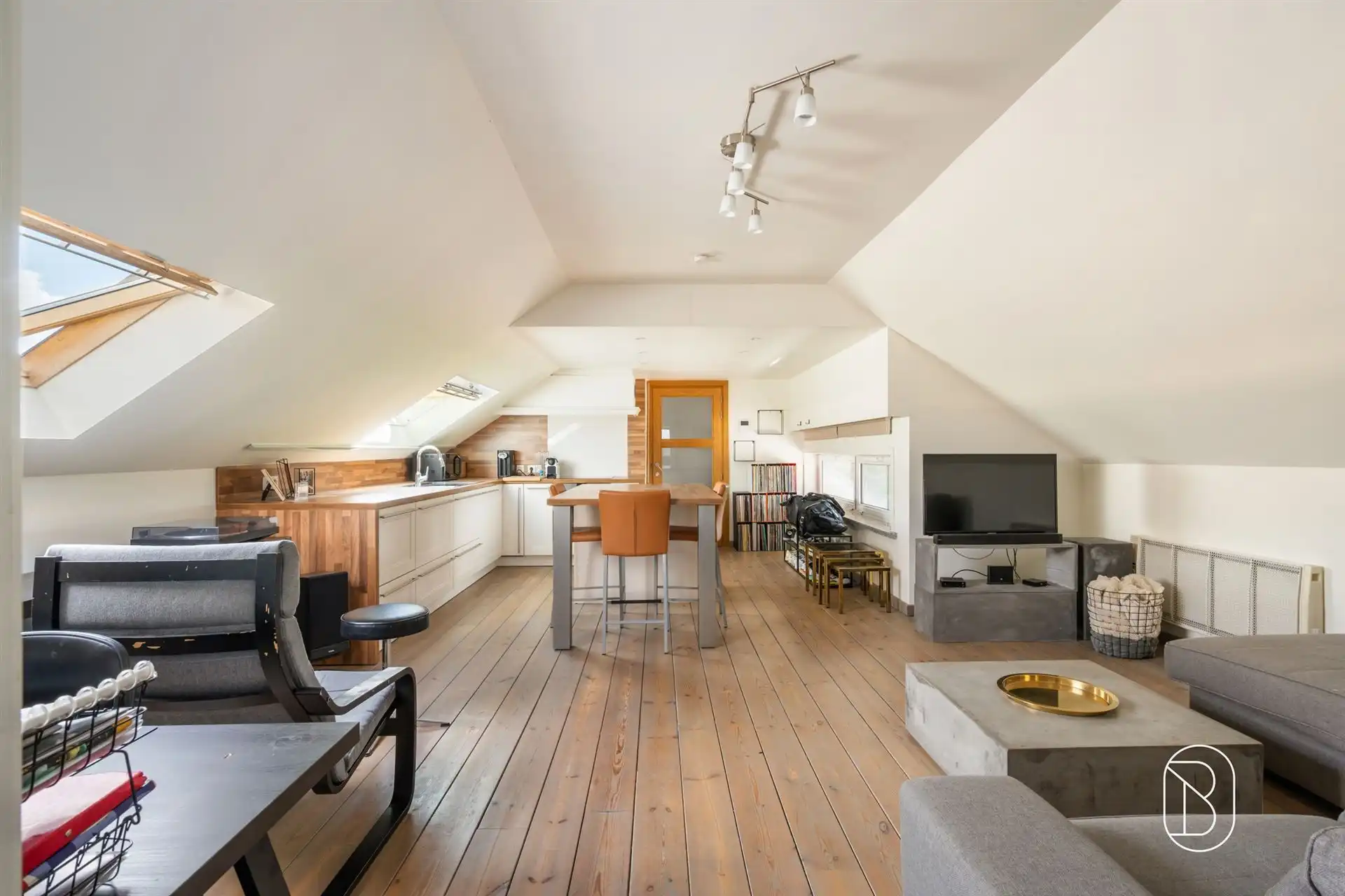 Goed gelegen éénkamerappartement te Dikkelvenne foto 3