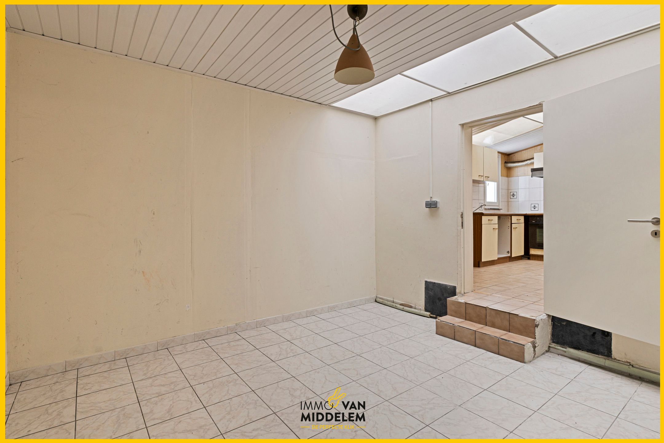 TE RENOVEREN WONING MET 2 KAMERS EN GARAGE foto 9