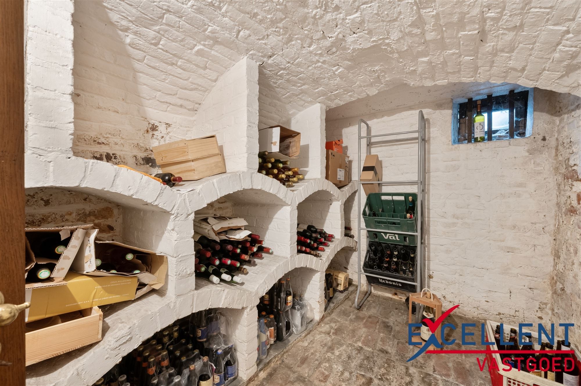 Karaktervolle villa met weides en stallen te koop foto 12