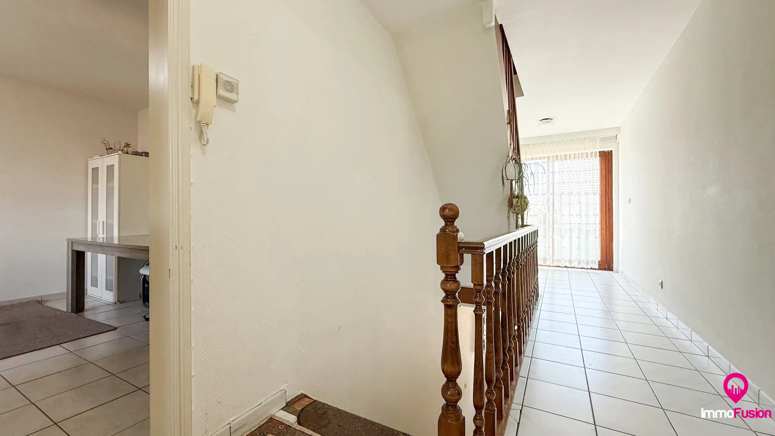Ruim appartement met 3 slaapkamers en tuin nabij het centrum foto 6