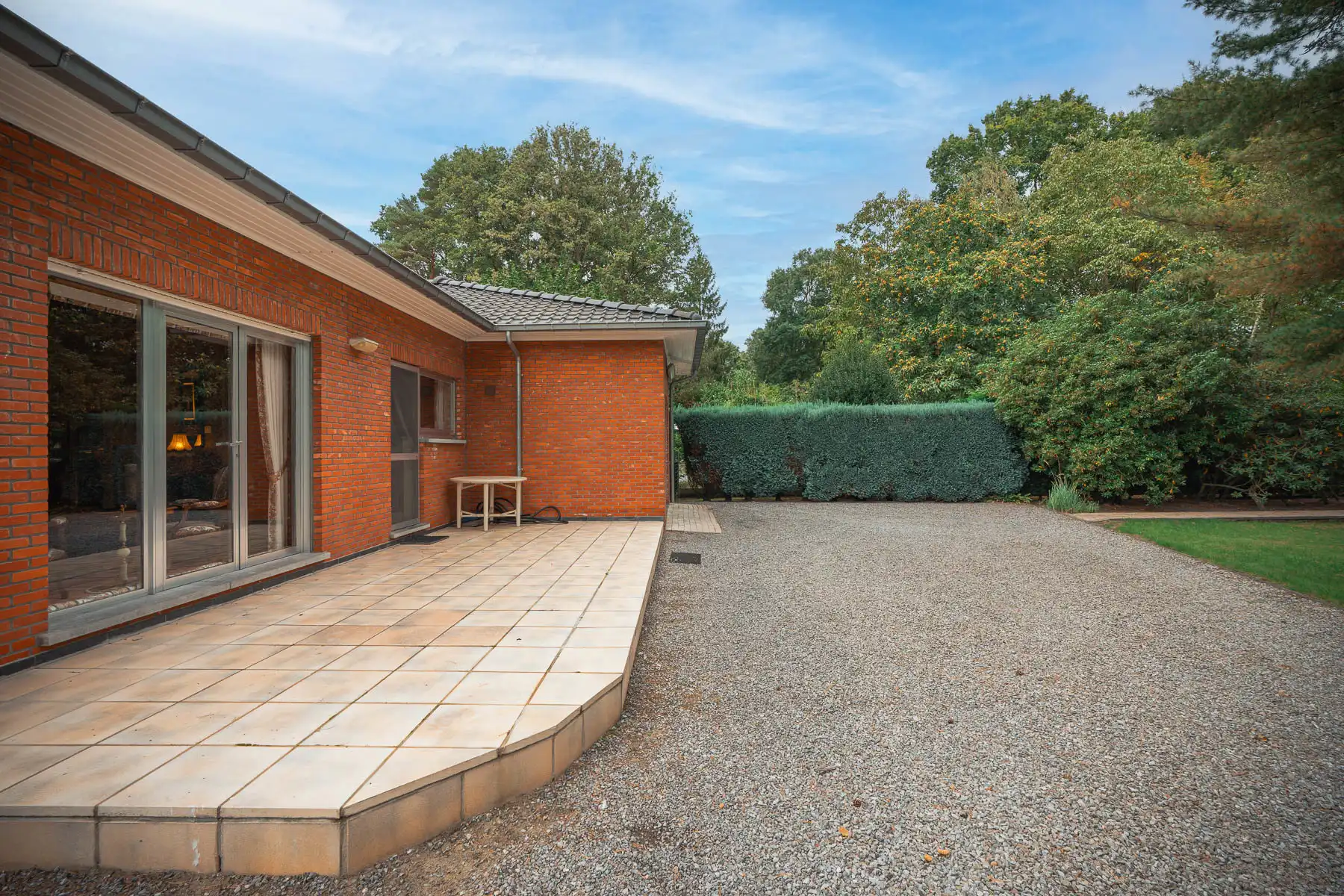 Rustig gelegen sfeervolle bungalow op een groen perceel foto 30