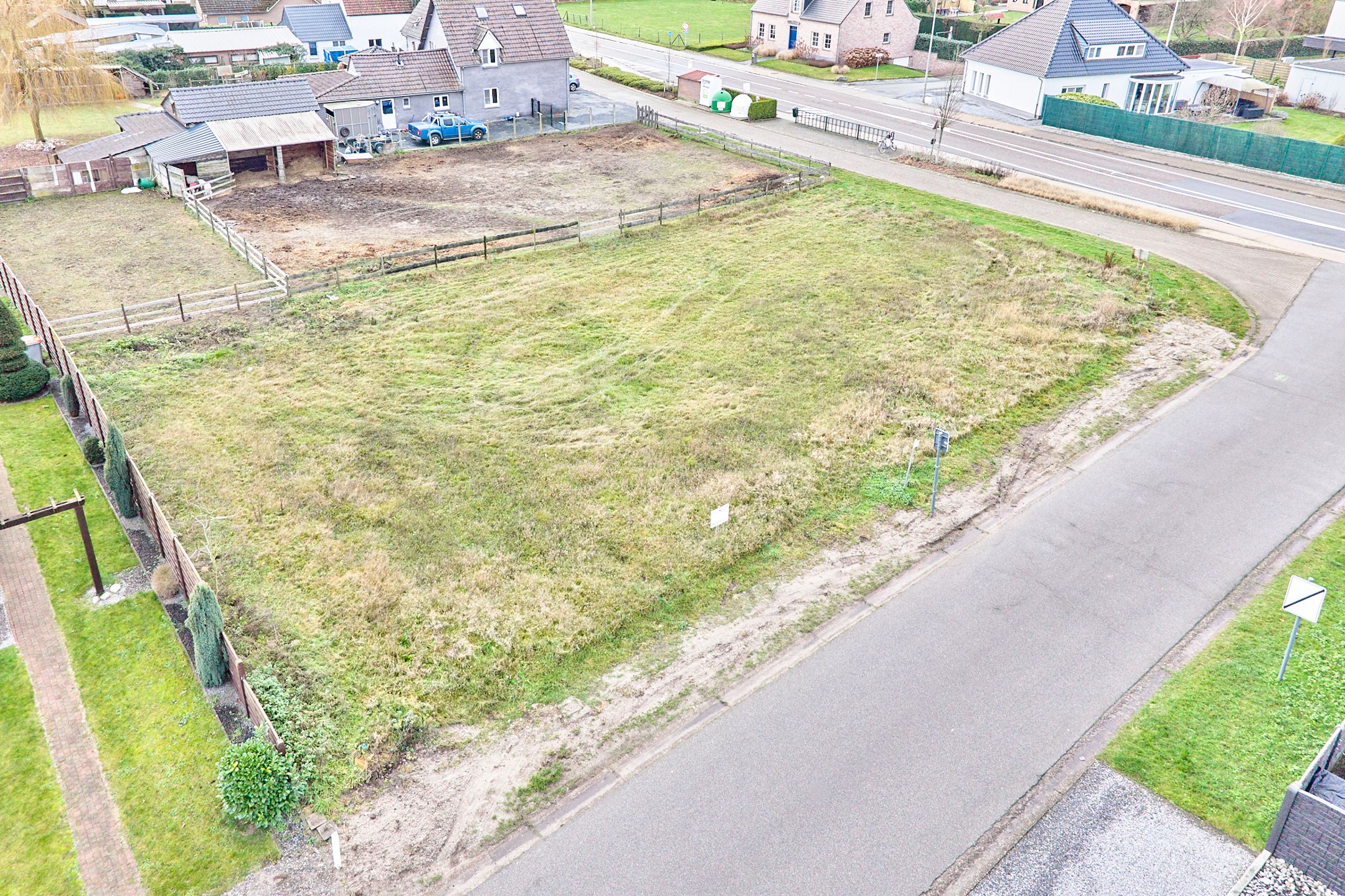 BOUWGROND VOOR OPEN BEBOUWING OP EEN PERCEEL VAN 4a36ca. foto 2