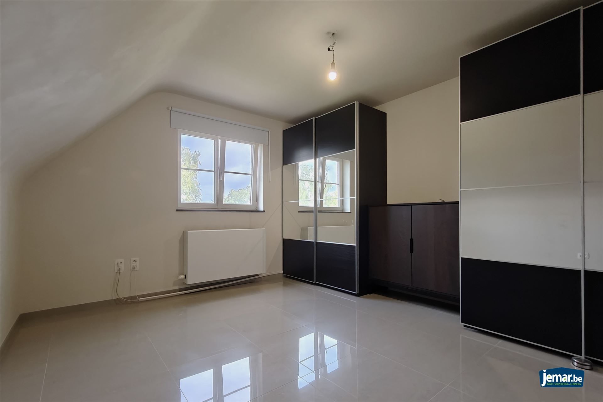 Ruime duplex (197m²) in een residentiële woonwijk te Munsterbilzen foto 14