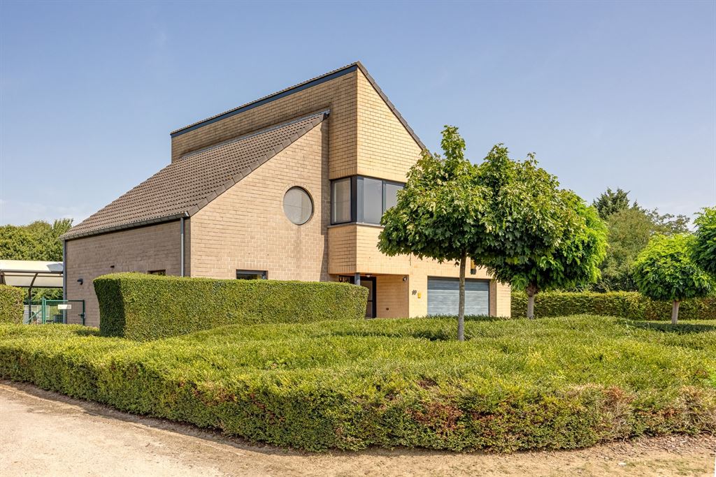 Vrijstaande woning in rustige woonbuurt foto 2
