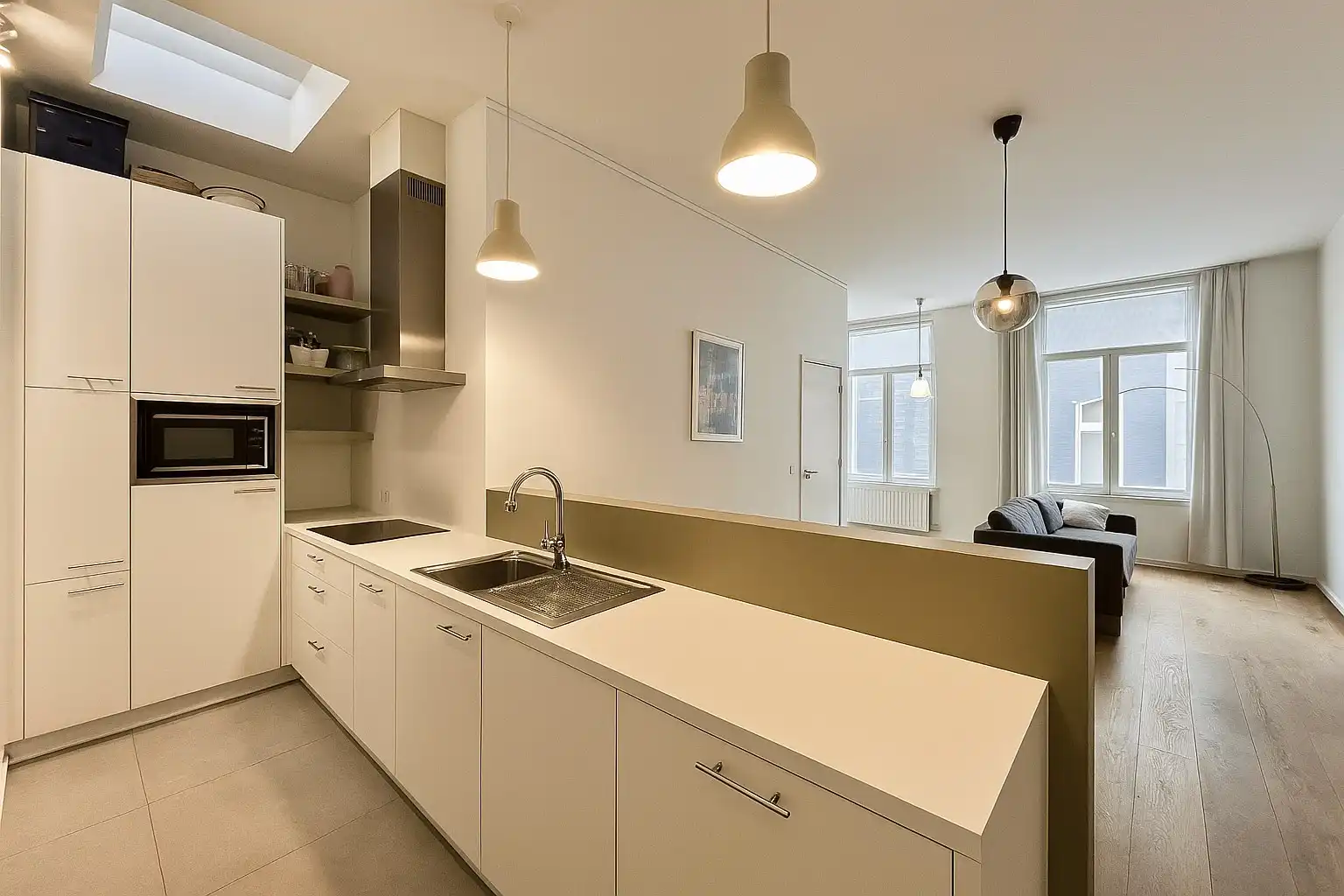 Charmant handelspand met woonst op toplocatie foto 2