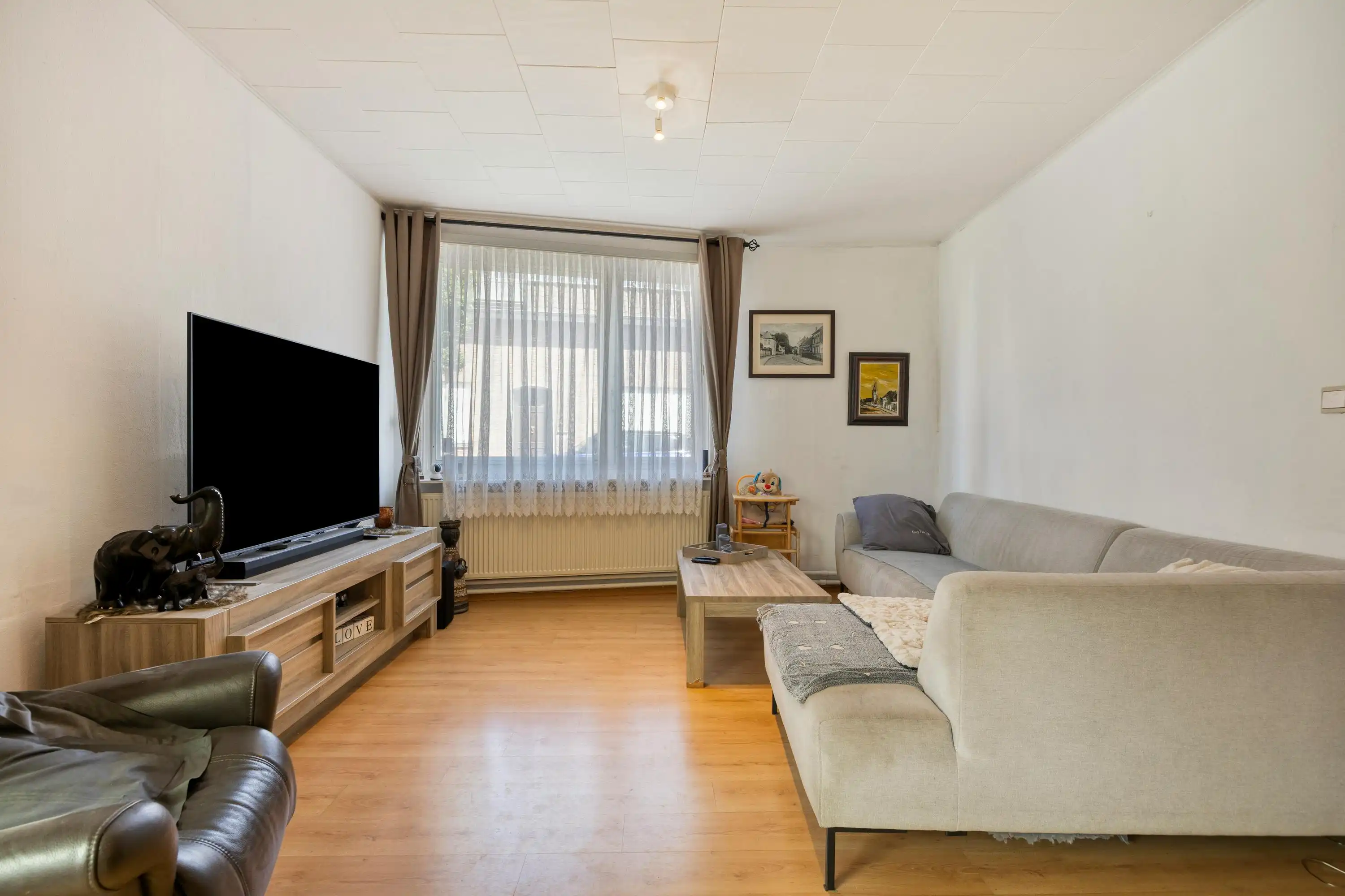 Uitzonderlijk ruime woning met garage te koop in centrum Wilrijk foto 4