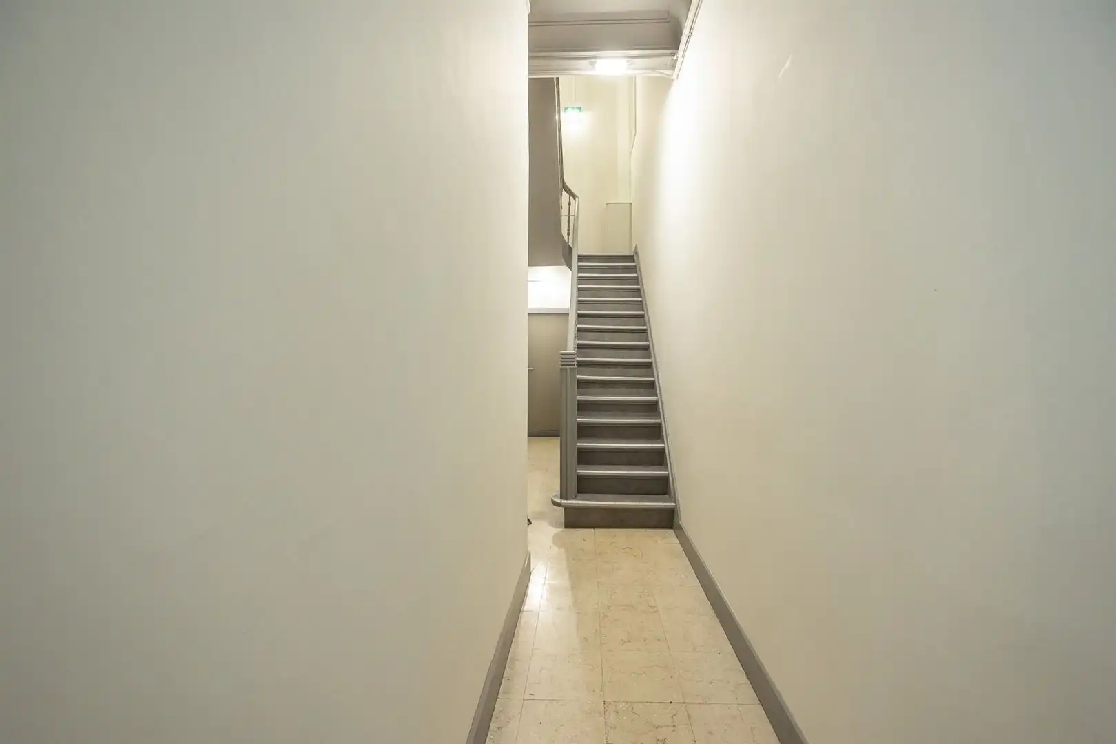 Gerenoveerd appartement midden in de stad foto 15