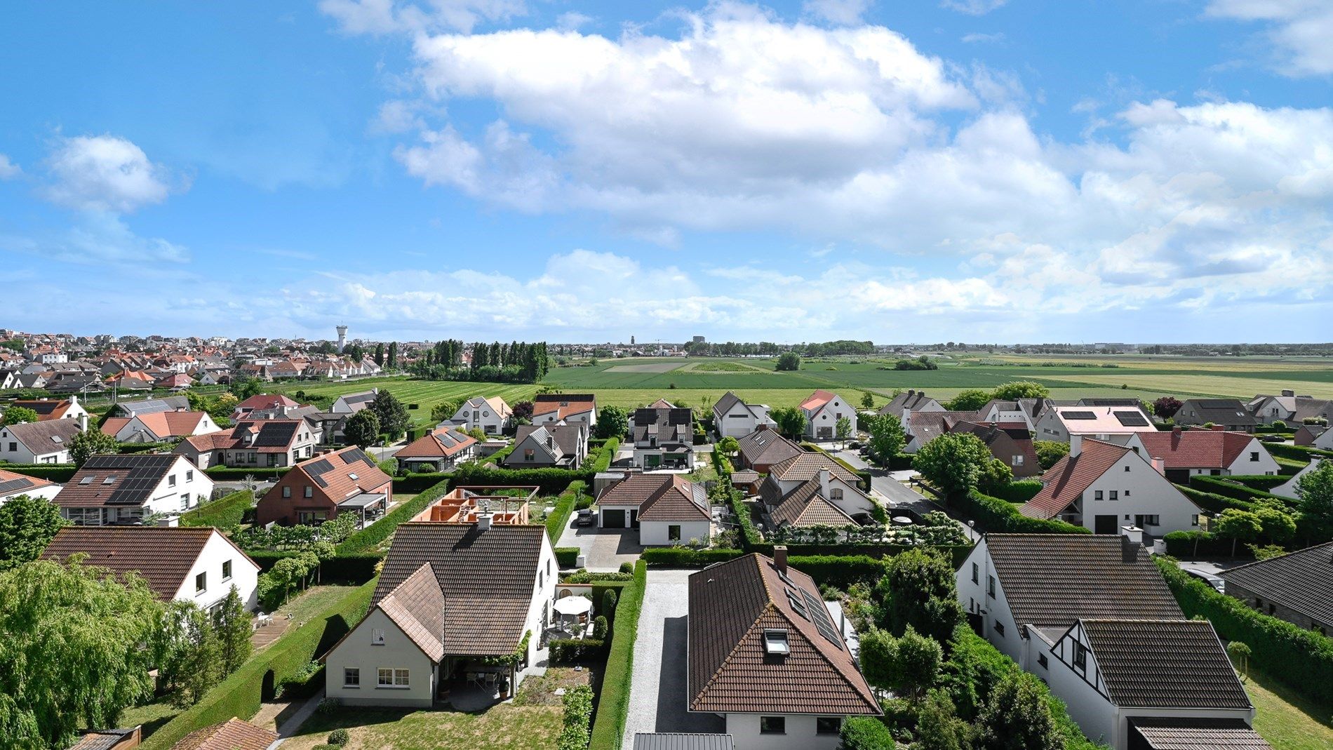Ruim, gerenoveerd appartement met 3 slaapkamers foto 17
