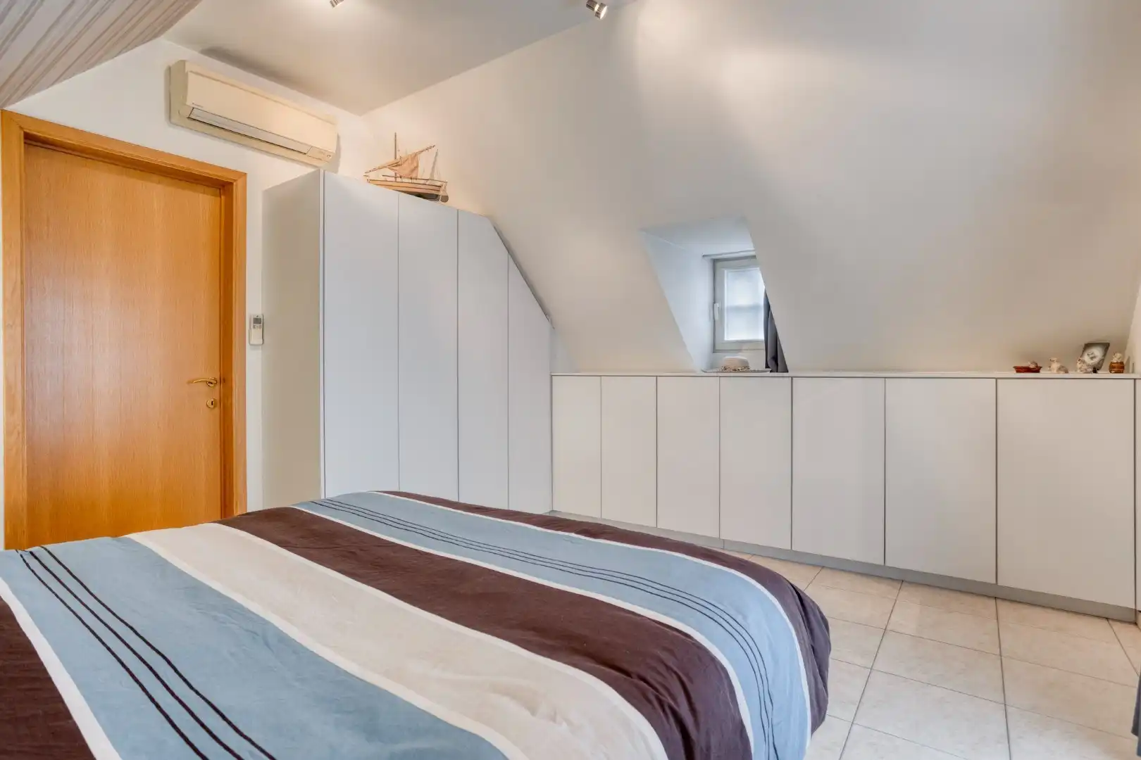 Stijlvol dakappartement met 2 slaapkamers en alle comfort foto 17