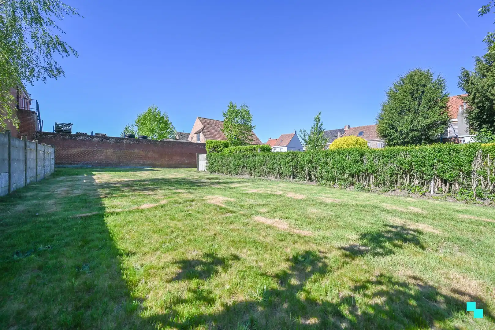 Op te frissen eengezinswoning met uitweg achteraan foto 17