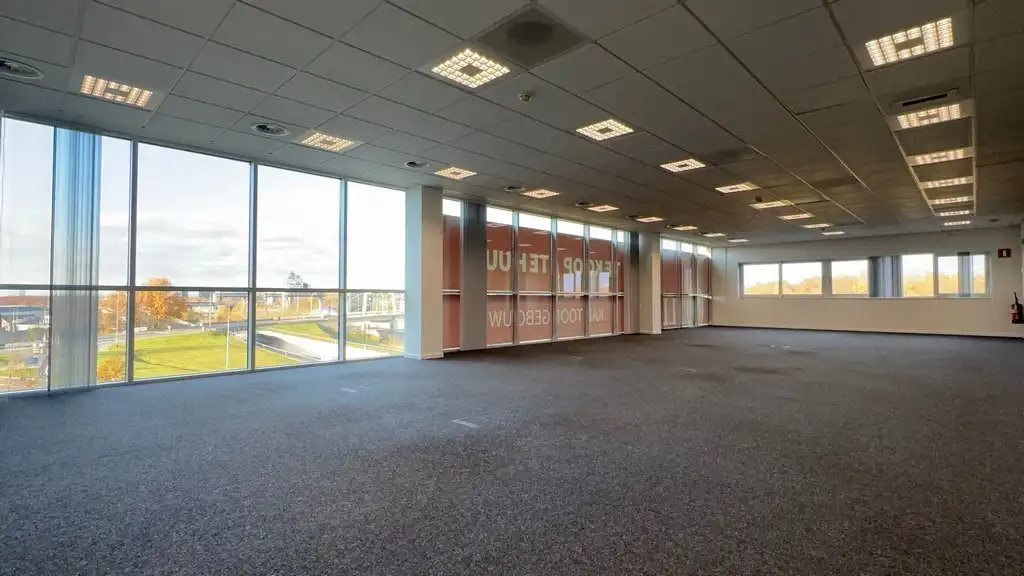 Standalone kantoorgebouw te koop langs R4 in Merelbeke-Melle foto 6